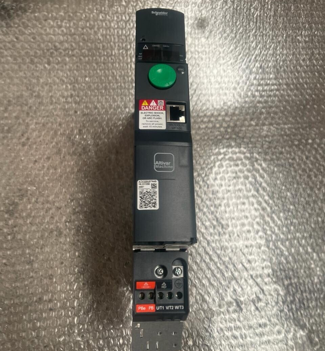 Schneider Ekectric Altivar 320 - ATV320U07N4B - 0.75kW/1HP AC Speed Drive