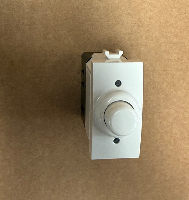 ABB – 2CSK1204CH – Chiara 1‑Module Dimmer (Resistive 100–500 W, 230 V~, Two‑Way)