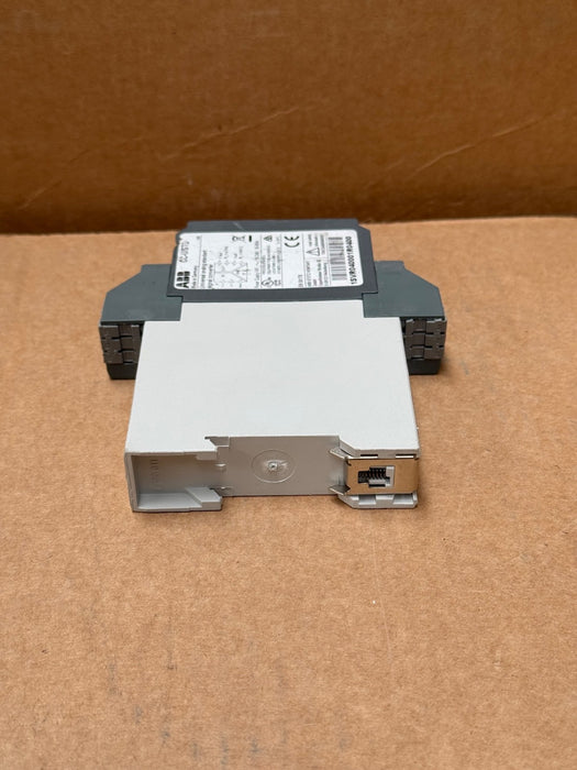 ABB – 1SVR040001R0400 CC‑U/STD – Universal Signal Converter, 110–240 VAC