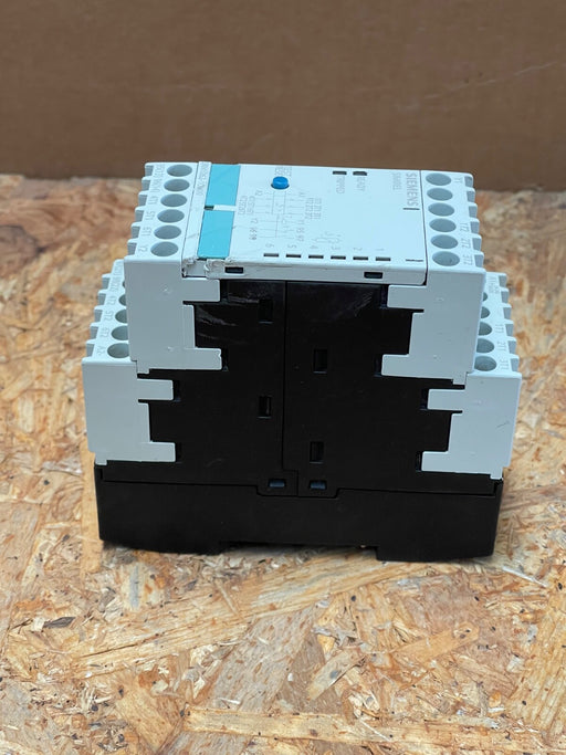 Siemens – 3RN1062‑1CW00 – Thermistor Motor Protection Relay