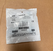 Micro Detectors – FAR3/BN‑2E – M18 90° Diffuse Photoelectric Sensor, NPN NO+NC