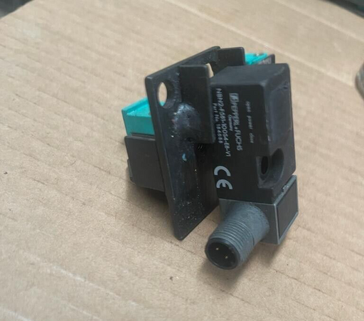 Pepperl+Fuchs NBN2-F581-100S4-E8-V1 / 184688 Proximity Sensor