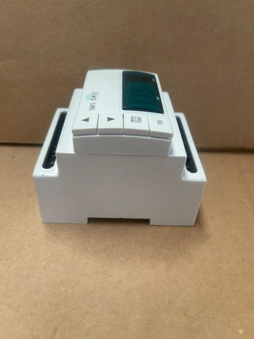 CAREL - FCM00NTC00 - Universal Temperature Controller