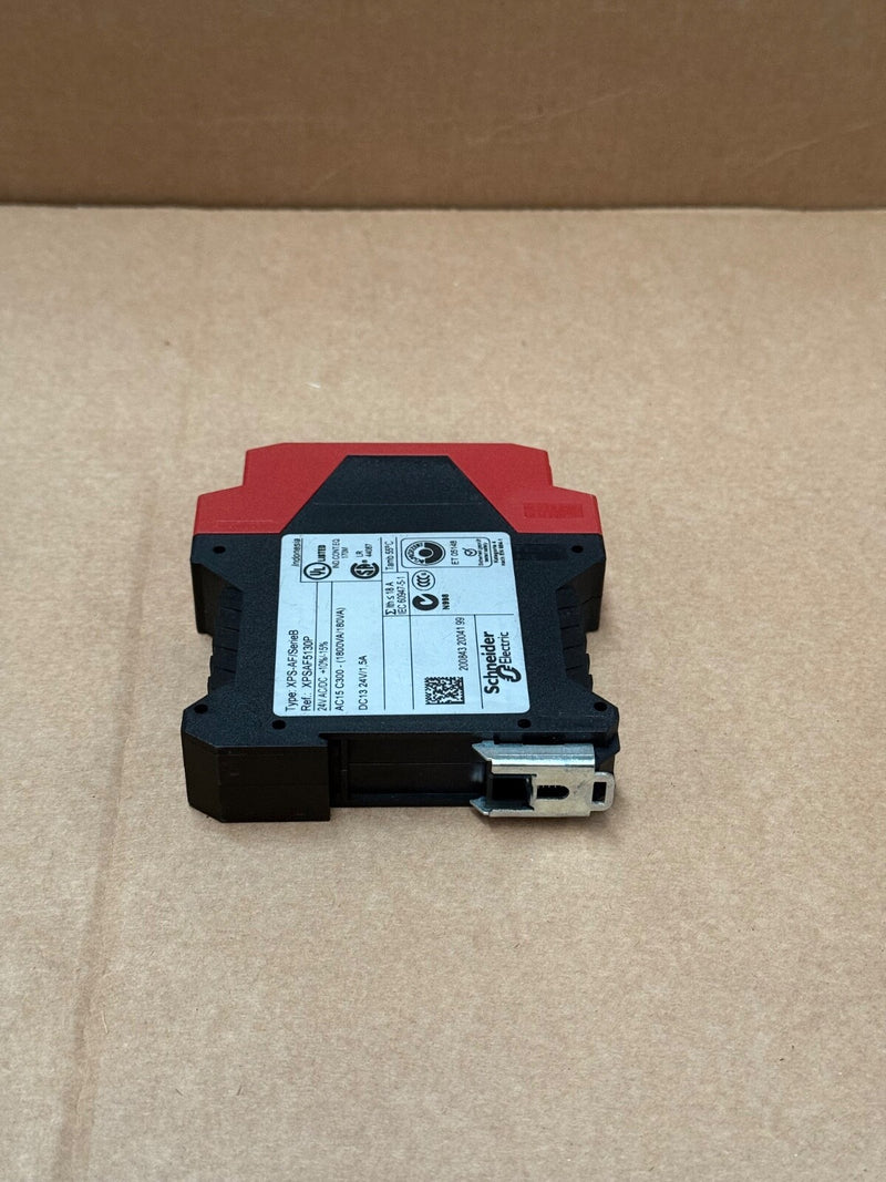 Schneider Electric – XPSAF5130P – Preventa Emergency‑Stop Safety Relay, 3 NO