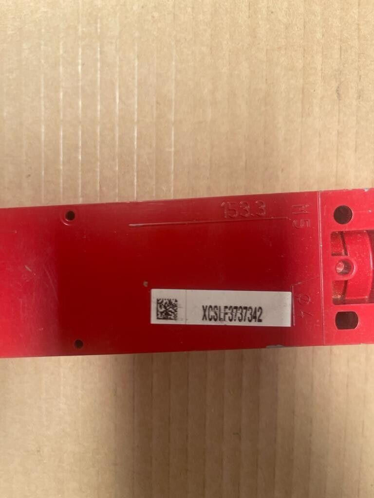 Telemecanique, XCSLF3737342, Safety interlock switch XCS metal 4NC+2 NO 230V