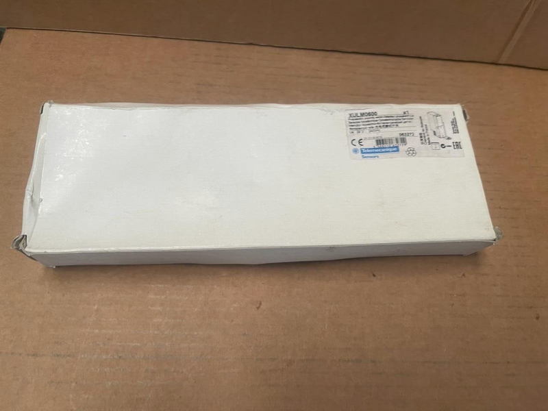 Telemecanique Sensors - XULM0600 - Photoelectric Proximity Switch