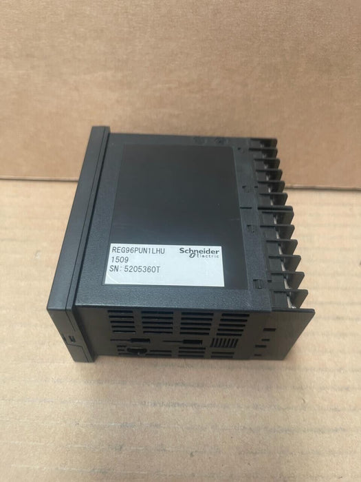 Schneider Electric Zelio - REG96PUN1LHU - Temperature Controller Unit (PID)