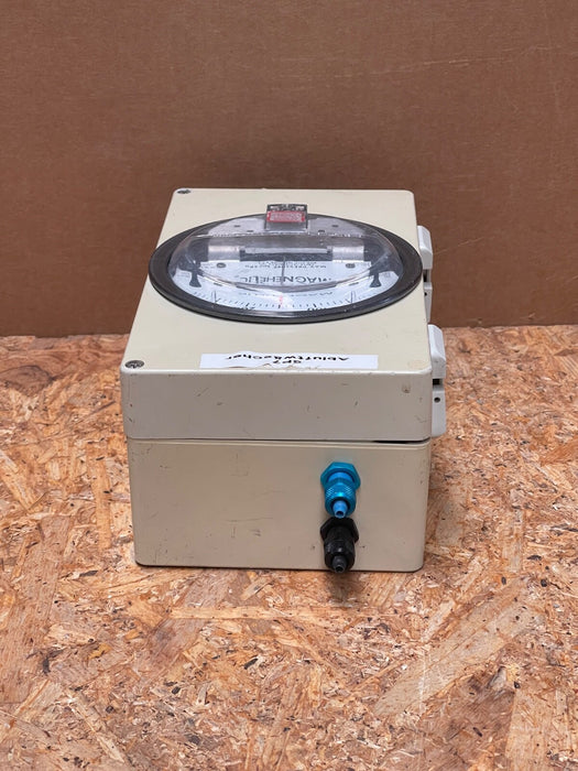 Briem – 250200 – Differential Pressure Monitoring Box with Magnehelic Gauge