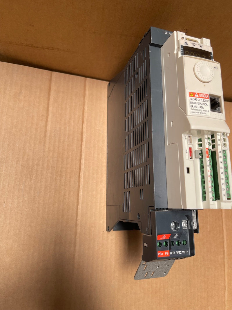 B&R – 8I74S200110.010‑1 – ACOPOSinverter P74 1.1 kW Drive Inverter 1×200‑240 V