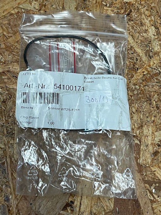 SICK - WT2S-F211 - Miniature Photoelectric Sensor, Background Suppression, 15mm