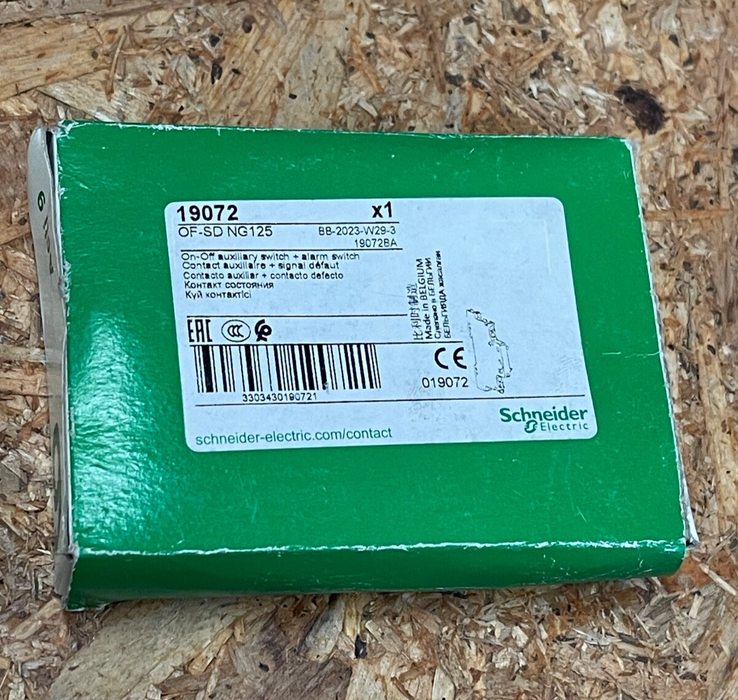 Schneider Electric - 19072 - Auxiliary Contact 1 OC + 1 SD 6A 220–240V for NG125
