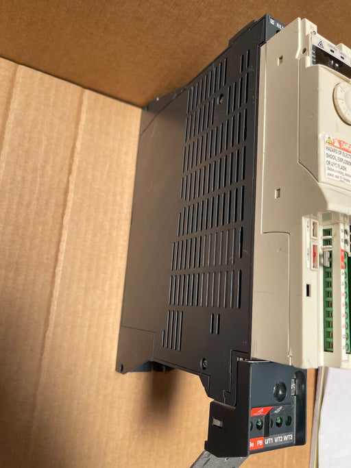 B&R – 8I74S200018.010‑1 – ACOPOSinverter P74 Drive 200‑240 V 0.37 kW