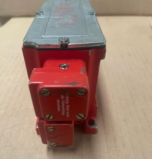 Elan, TKM/90 - Solenoid Latching Keyed Interlock 24VDC 10A 380VAC
