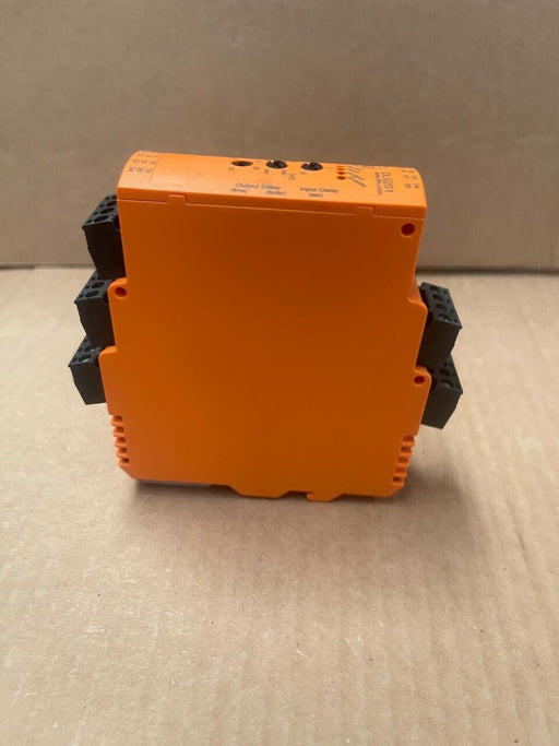 IFM - Evaluation unit for level monitoring/control DL0201 L200/LM-1/110-240VAC