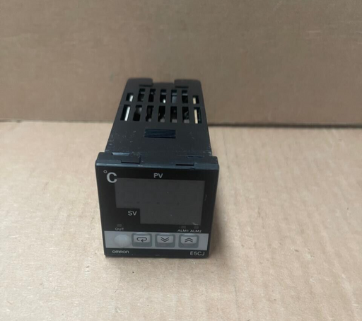 Omron - E5CJ-R2HB - Digital Temperature Controller, 1/16 DIN, Relay Output