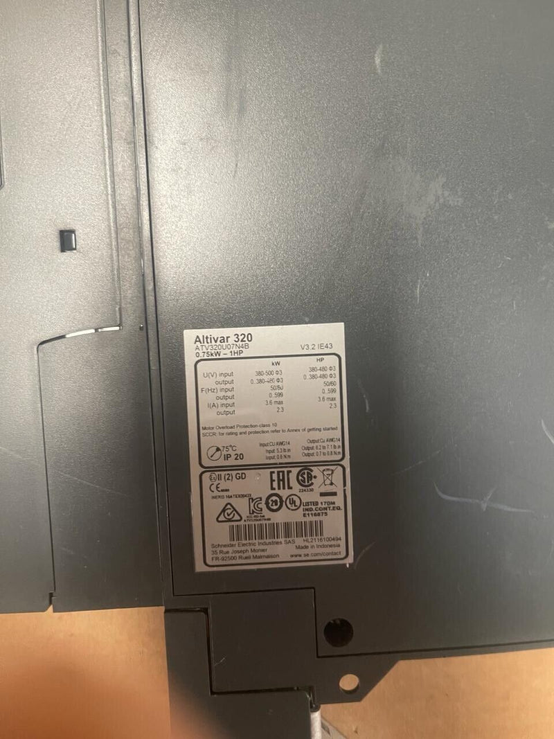 Schneider Ekectric Altivar 320 - ATV320U07N4B - 0.75kW/1HP AC Speed Drive