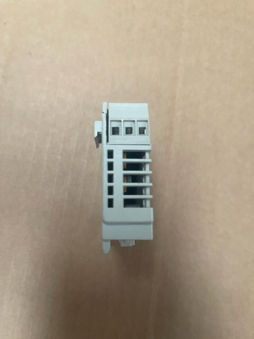 ABB - PDP32 - PROFIBUS DP Interface / 1SAJ242000R0001