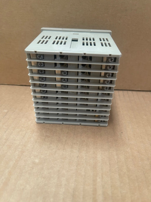 Shinko – MCD-152-R/A – Digital Process / Temperature Controller 0–10 V / 4–20 mA