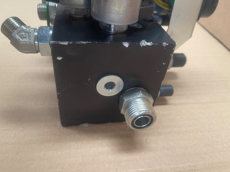 HYDAC – 2599461 – BW/BJ Hydraulic Control Manifold (John Deere AXE53383)