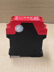 Schneider Electric – XPSBCE3710P – Preventa 2‑Hand Control Safety Relay 230 VAC