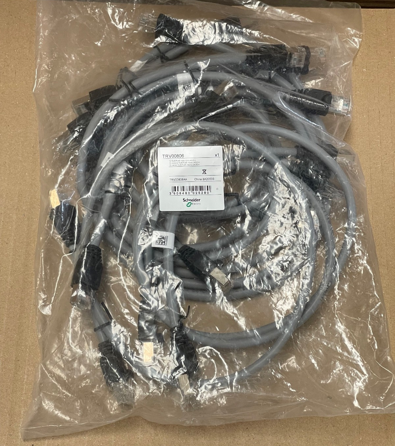 Schneider Electric – TRV00806 – RJ45‑to‑RJ45 Network/Communication Cable 0.6 m