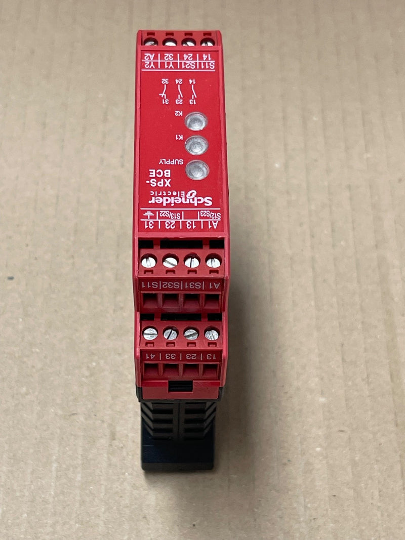 Schneider Electric – XPSBCE3710P – Preventa 2‑Hand Control Safety Relay 230 VAC