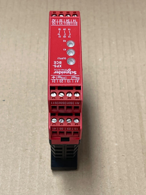 Schneider Electric – XPSBCE3710P – Preventa 2‑Hand Control Safety Relay 230 VAC