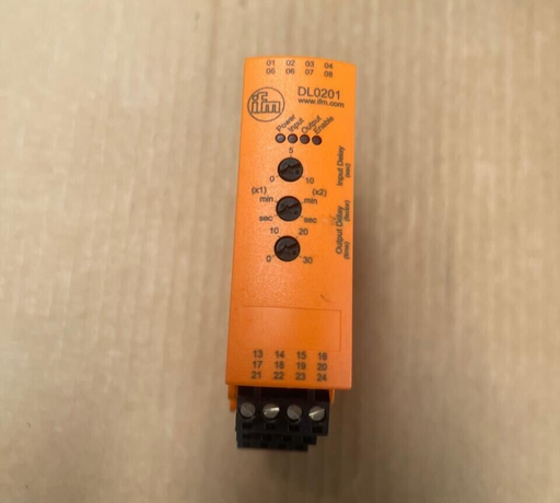 IFM - Evaluation unit for level monitoring/control DL0201 L200/LM-1/110-240VAC