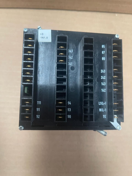 JUMO dTRON - 703030/10-001-090-00-101-01/050,061 - Thermostat