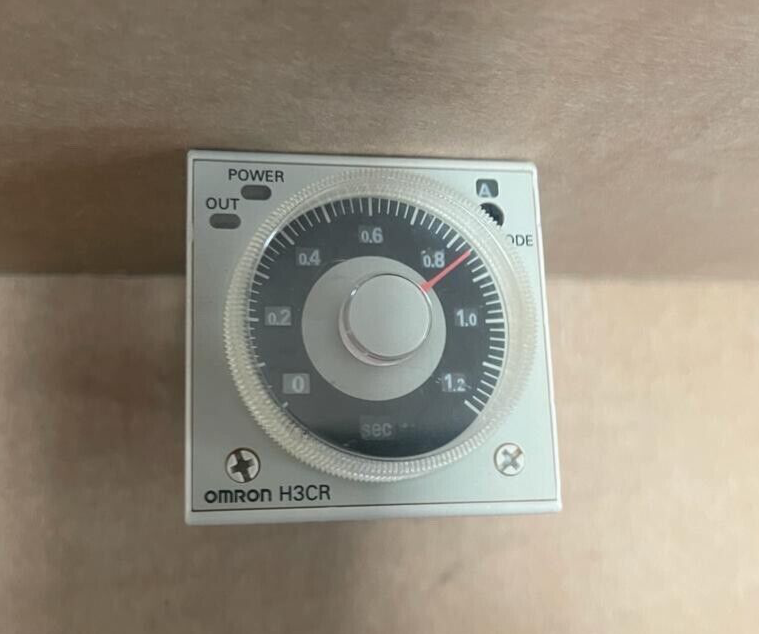 OMRON - H3CR-A - Time Relay