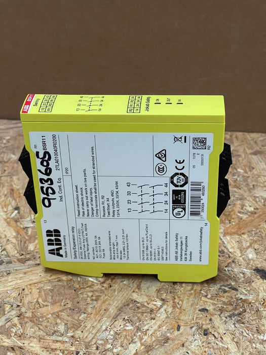 ABB – 2TLA010040R0200 – Sentry BSR11 24 V DC Safety/Expansion Relay, 4NO
