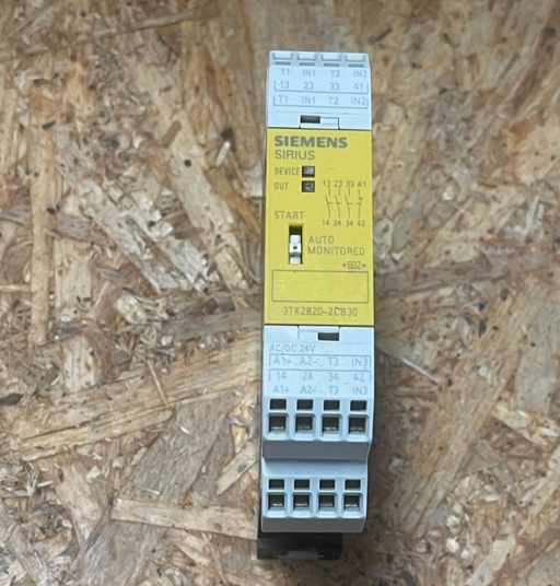 Siemens – 3TK2820‑2CB30 – SIRIUS Safety Relay, 24 V AC/DC, 3NO + 1NC, SIL 3 / PL