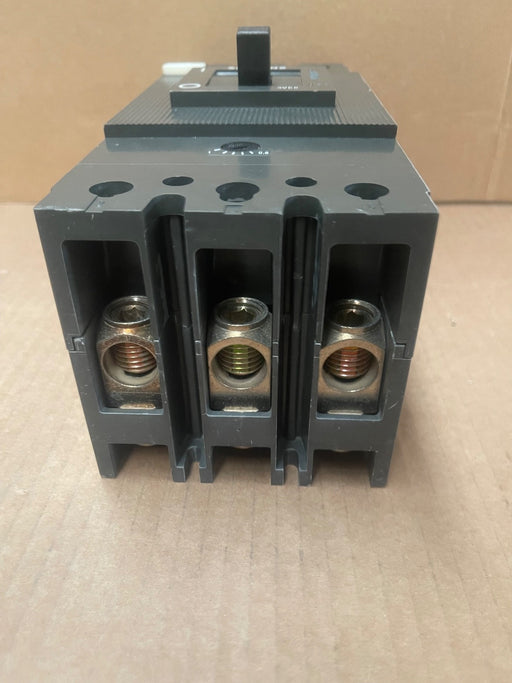 Siemens – 3VE6201-0CS00 – 3-Pole Molded Case Circuit Breaker 200 A
