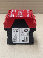 Schneider Electric – XPSAK371144P – Preventa Safety Relay Module 230 VAC / 24 V