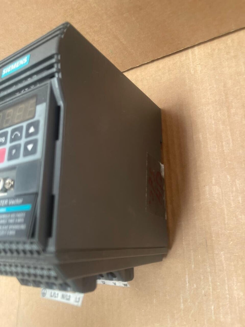 Siemens - 6SE3212-8CA40 - MICROMASTER Vector Drive, 0.55 kW, 230V