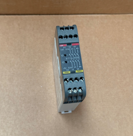 ABB – 2TLA010030R0000 E1T‑0S – Safety Expansion Relay, 4×NO Outputs, 24 V DC