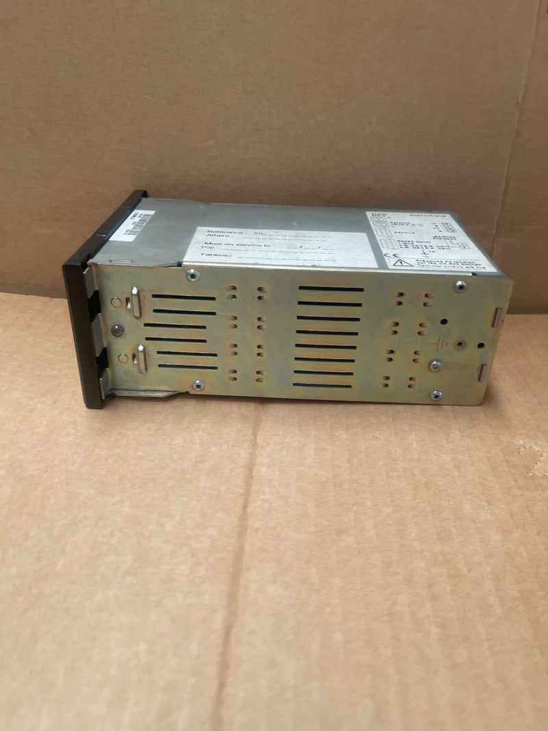 Schneider Electric – XLI300 – Vigilohm Interface/Communication Module 114-127 V