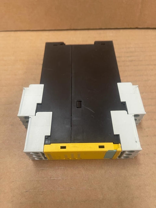 SIEMENS - 3TK2824-1BB40 - Safety Relay