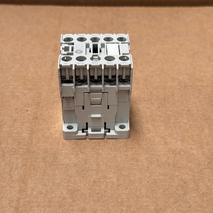 General Electric – MCRA022AT – C‑2000 Mini-Control Relay, 2 NO + 2 NC, 110–120 V