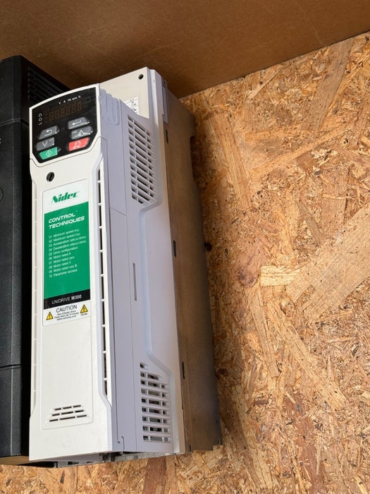 Nidec – M300‑054 00270 A – Unidrive M300 15 kW AC Drive, 3× 400 V, SIL3 STO
