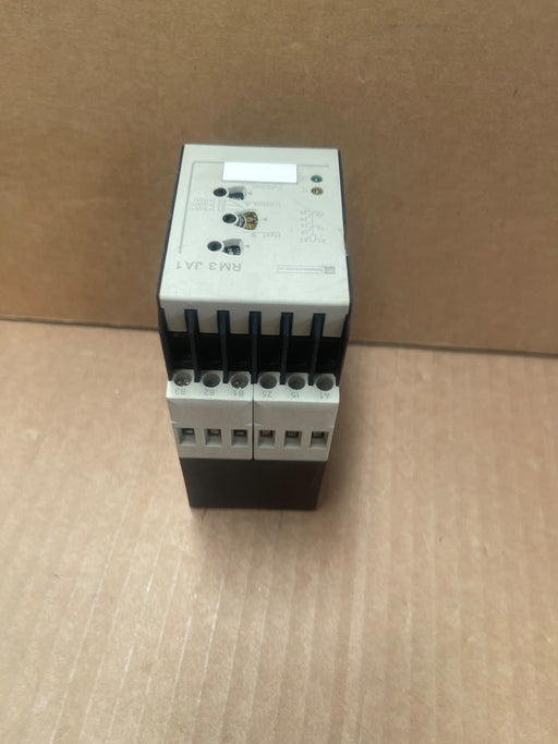 Telemecanique – RM3 JA101MW – Programmable Relay / Timer Module 24-240 VAC/DC