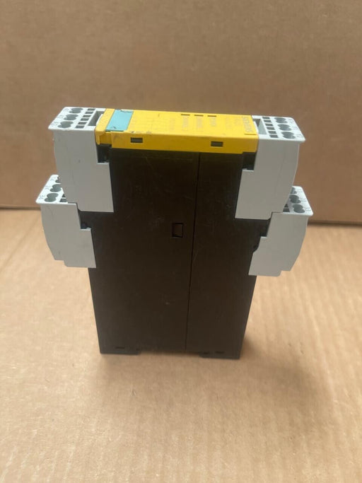 SIEMENS SIRIUS - 3TK2821-2CB30 - Safety Relay