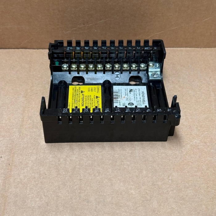 Honeywell – Q7800A1005 – 22‑Terminal Universal Wiring Sub‑Base