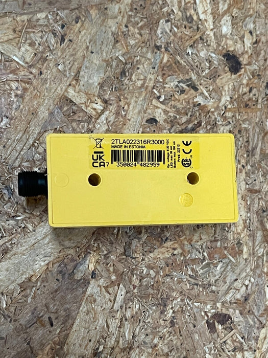 ABB – 2TLA022316R3000 (Smile 11RO1) – Illuminated Reset Button in Smile Housing
