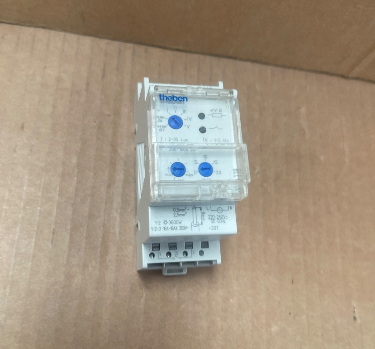 Theben – LUNA 110 – Analogue Twilight Switch / Light Sensor Module (DI ...