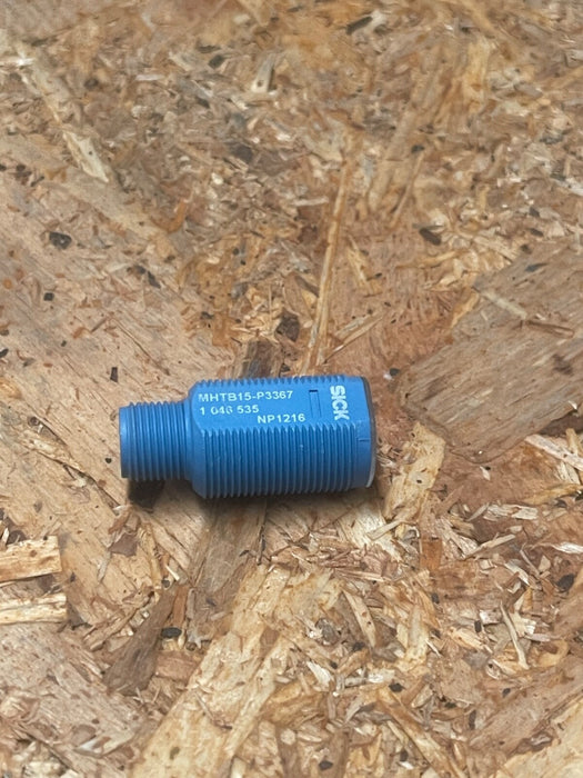 SICK – MHTB15‑P3367 (1046535) – M18 Background‑Suppression Photoelectric Sensor