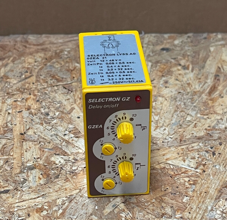 Selectron Lyss – GZEA 21 – Universal Cycle Timer Relay 12–240VAC/DC Dual‑Contact
