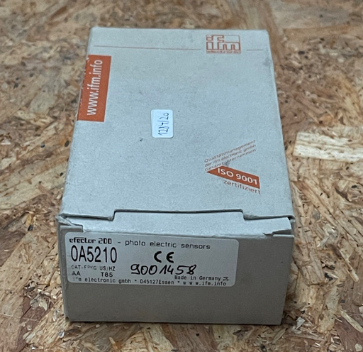 ifm electronic - OA5210 - Retro-Reflective Photoelectric Sensor, 2.75 m Range