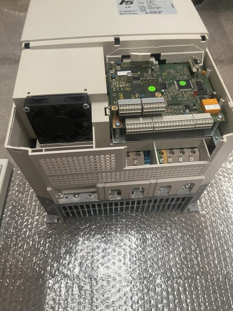 KEB COMBIVERT F5 20F5A1H-Y00F Drive Controller 37kW - 772 Hours Runtime