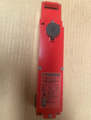 Telemecanique, XCSLF2725312, Safety interlock switch XCS metal 3 NC+1 NO 24V